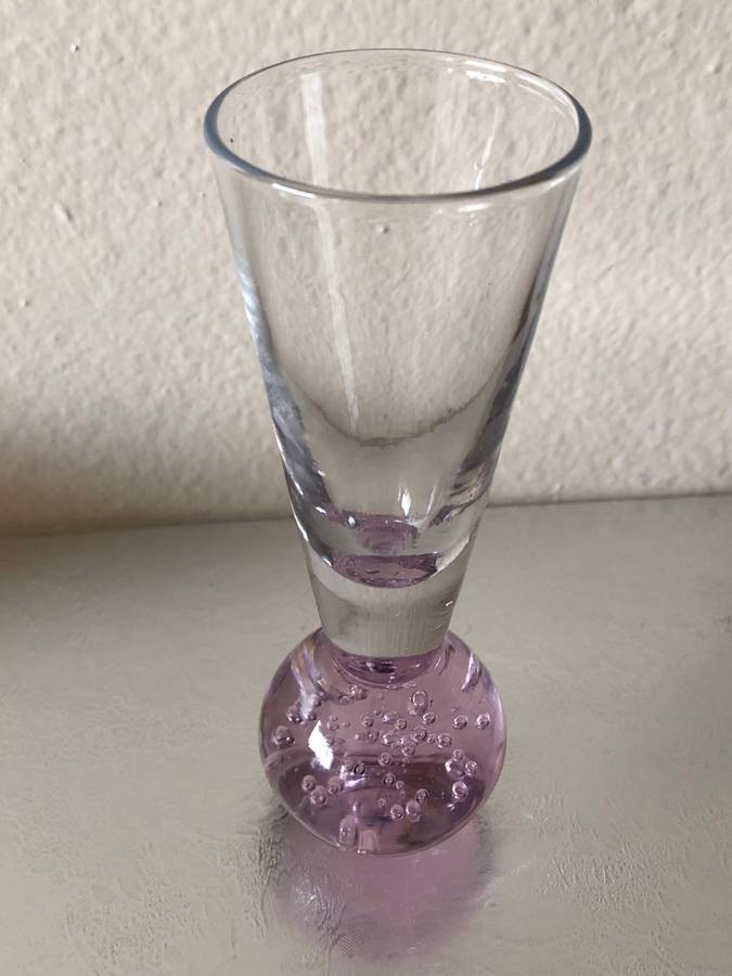 RARE VINTAGE SWEDISH PINK GLASS BUD VASE WITH BUBBLES IN BASE