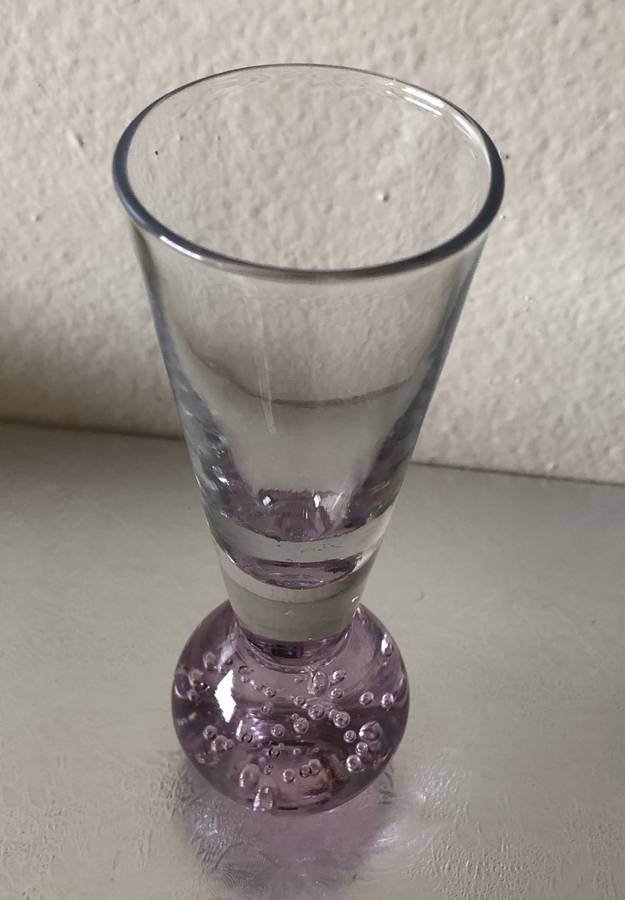 RARE VINTAGE SWEDISH PINK GLASS BUD VASE WITH BUBBLES IN BASE