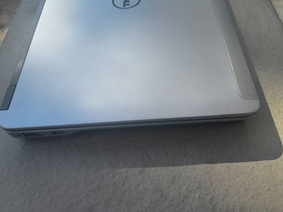 DELL LATITUDE E6440 4TH GENERATION CORE i7/14" SCREEN/ 8GB RAM/1TB HDD/2GB GRAPHICS/3G/WIN 10 PRO