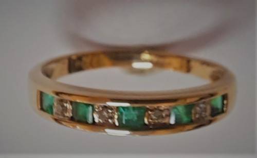 9CT YELLOW GOLD EMERALD AND DIAMOND ETERNITY RING
