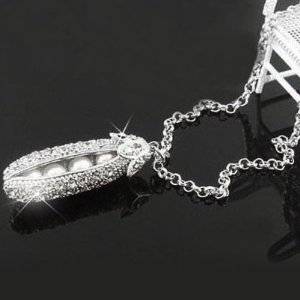 REDUCED SHIPPING ** GOLD PLATED PEAS IN POD PENDANT WITH RHINESTONES AND 76cm CHAIN
