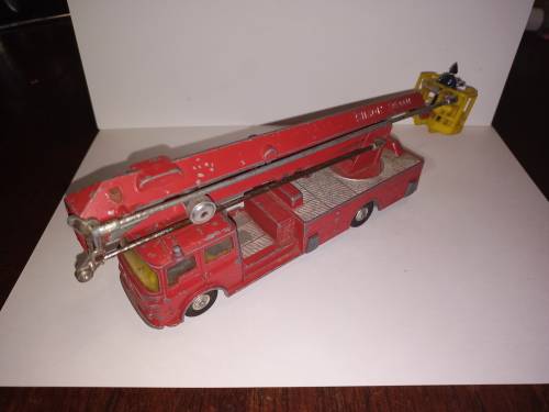 Corgi Simon snorkel fire eng