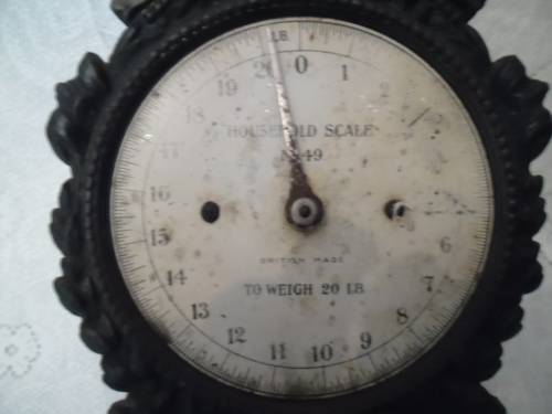Antique British made Cast Iron Household Scale no 49. Made to weigh 20Lb