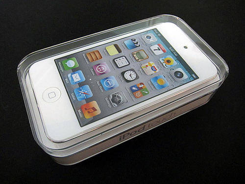 BRAND NEW White 32GB iPod Touch