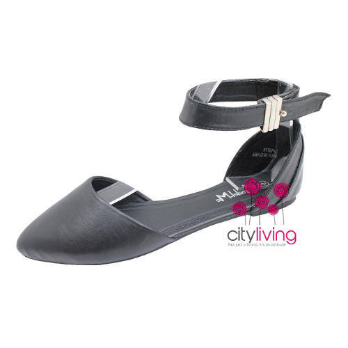 Model.Me Ankle Strap Pump - Black - Size 4
