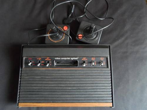 Atari 2600: Console with 2 controls and AC adaptor