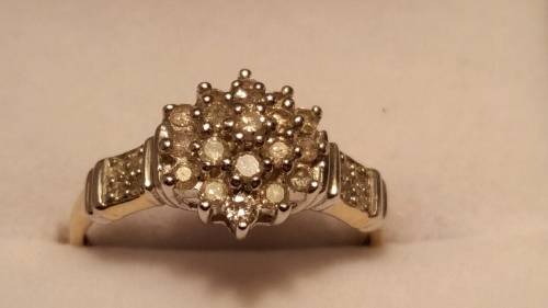 *Reduced*BEAUTIFUL ENGLISH VINTAGE DIAMOND CLUSTER RING 9CT YELLOW GOLD.*With Valuation Certificate*