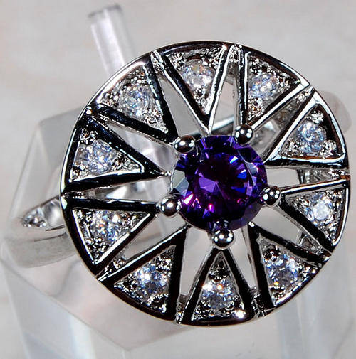 Beautiful Amethyst and White Topaz & Solid 925 Sterling Silver Ring (6.75) (N)