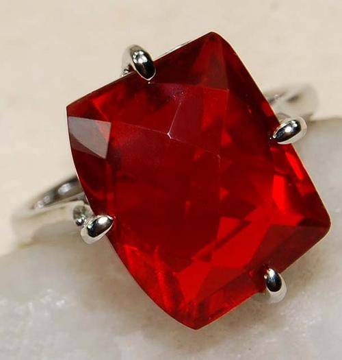 Beautiful Cherry Quartz & Solid 925 Sterling Silver Ring - Size (8.25) (Q)