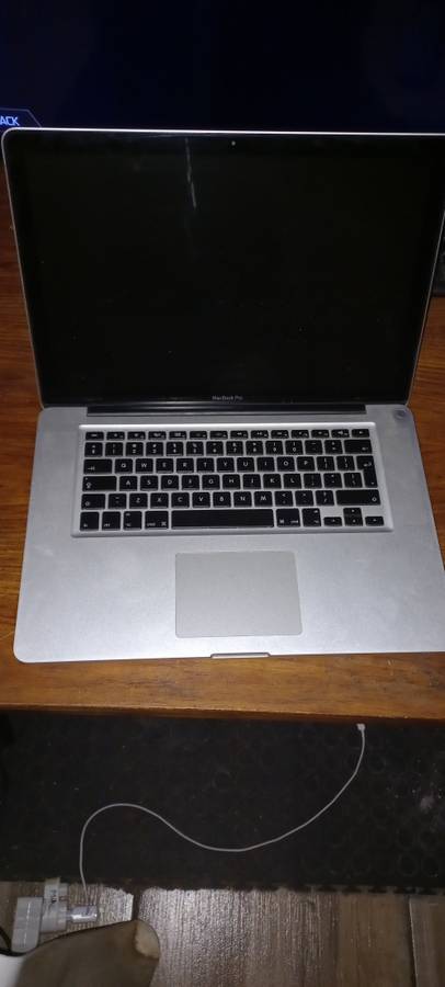 ---READ DESCRIPTION--Macbook pro for Spares
