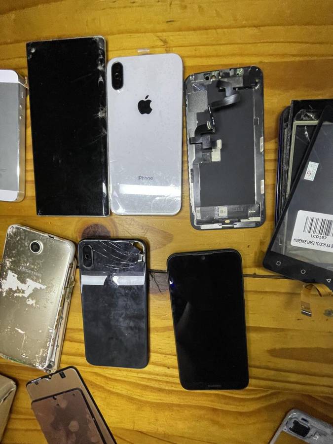 Job Lott: Lots of phone spares