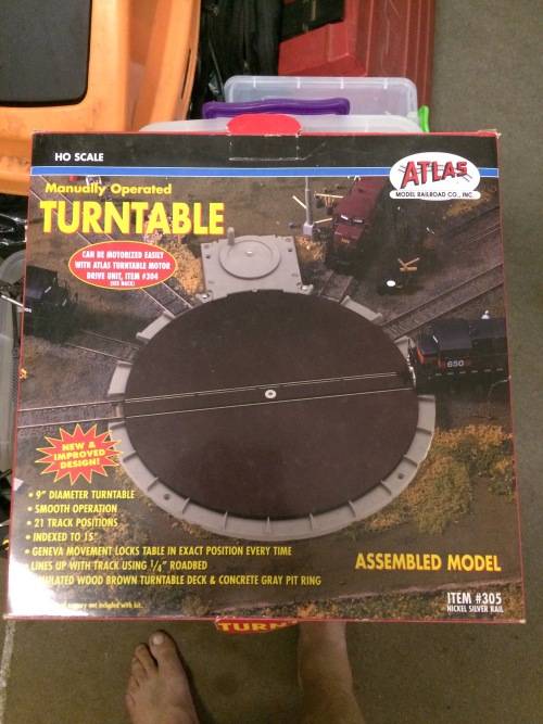 ATLAS HO SCALE TURNTABLE
