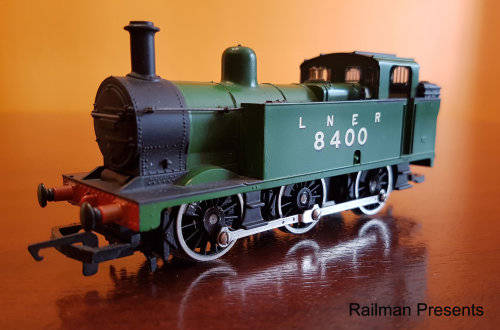 Hornby 0-6-0 Pannier Tank Loco LNER 8400 - HO/OO Scale