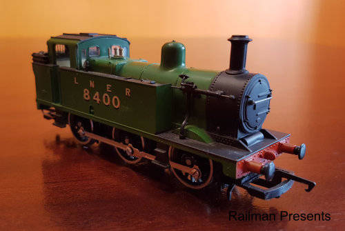 Hornby 0-6-0 Pannier Tank Loco LNER 8400 - HO/OO Scale