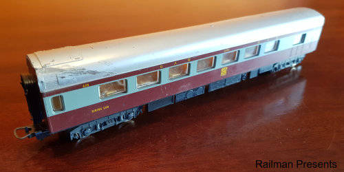 Lima SWB Trans Karoo Dining Car - HO Scale