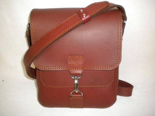 FREE SHIPPING!!! Leather Safari medium handbag, TAN