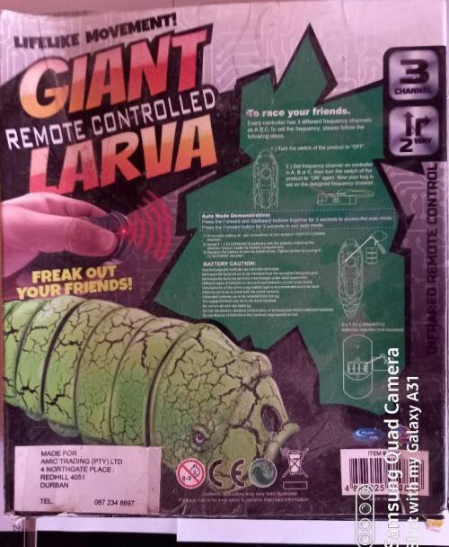 Giant Remote COntrol LARVA (BOX DAMAGED)