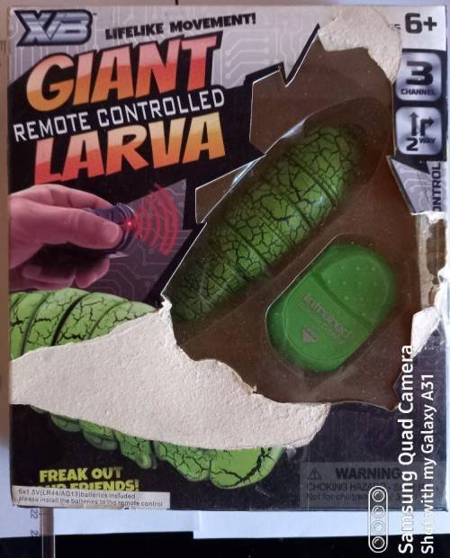 Giant Remote COntrol LARVA (BOX DAMAGED)