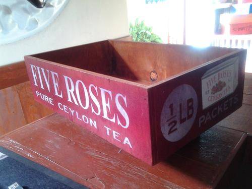 Vintage Style Five Roses Tea Crate