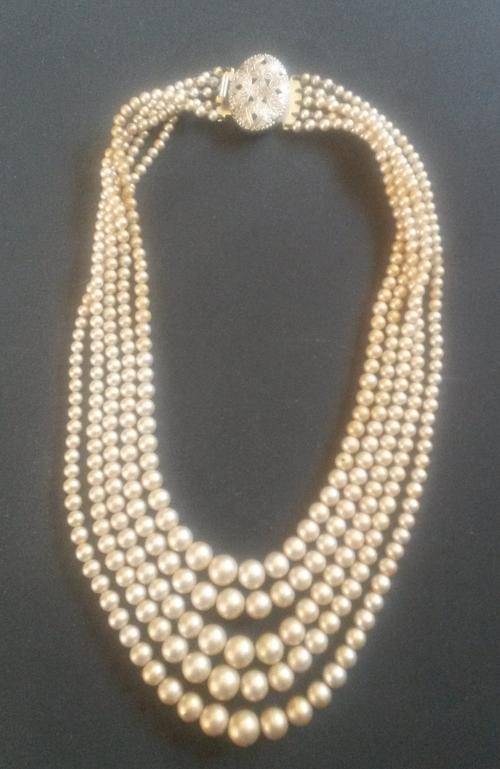Vintage Faux Pearl Beaded Necklace.