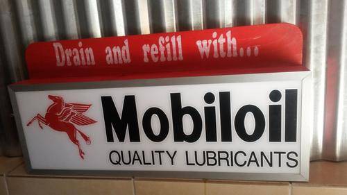 Mobiloil Lightbox.