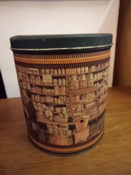 Old Round Tin