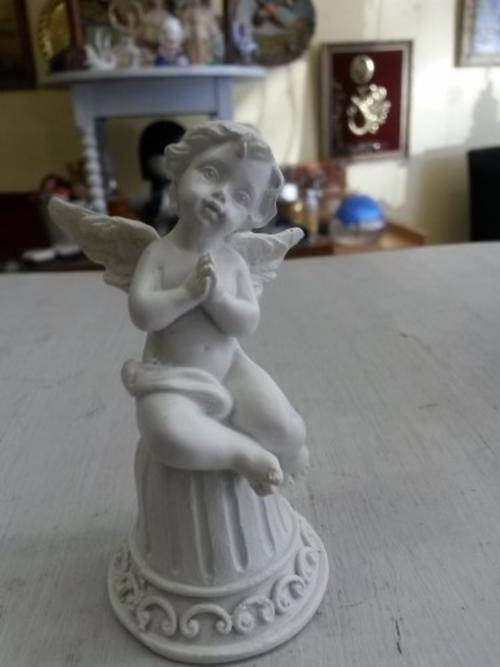 Angel figurine Bell