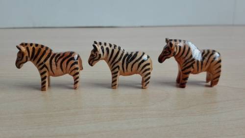 Miniature Wooden Zebra Figurine (4cm x 3cm)