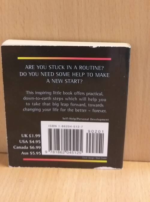 60 Ways to Change Your Life: Lynda Field (Paperback) - Mini Book