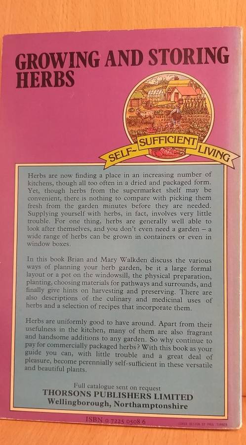 Growing Herbs and Storing Herbs : Brian and Mary Walkden (Paperback)