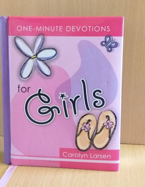 One Minute Devotions for Girls : Carolyn Larsen (Hardcover)