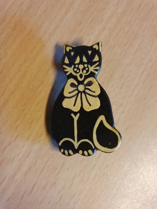 Black & White Cat Figurine Brooch