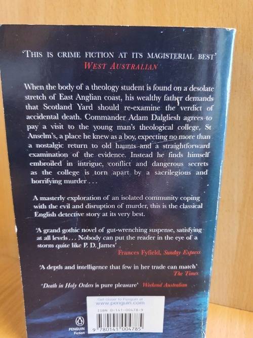 Shroud for a Nightingale: P.D. James (Paperback)