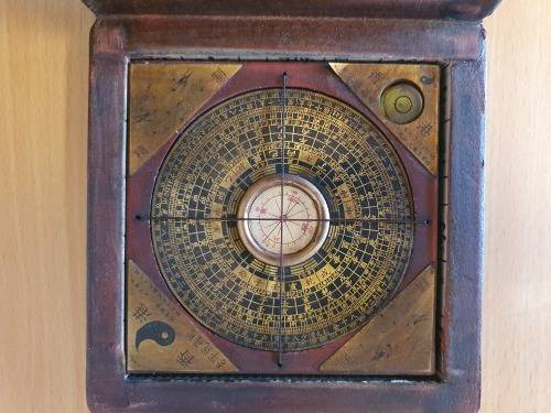 Chinese Feng Shui Compass