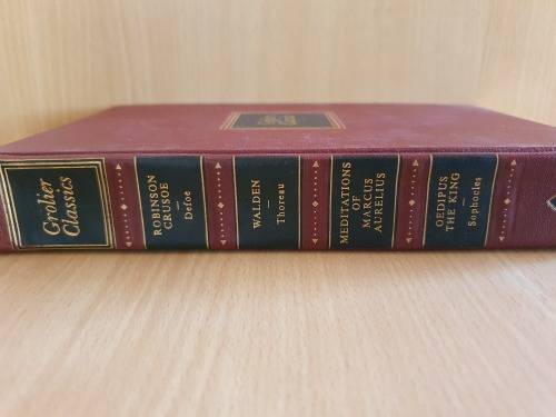 Grolier Classics - Robinson Crusoe: Defoe/Walden:Thoreau/Oedipus: The King