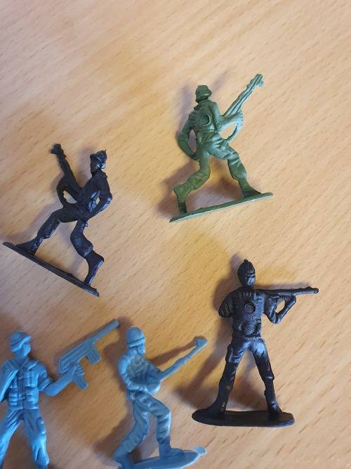 Tub of Plastic Army Men for Boys