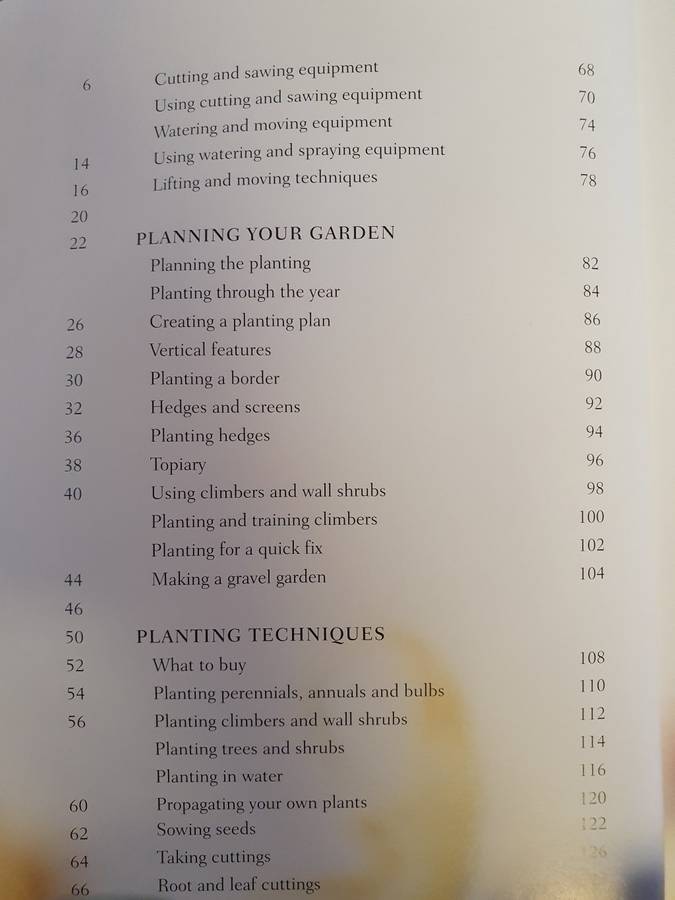 The essential guide to Gardening Techniques : Susan Berry (Hardcover)