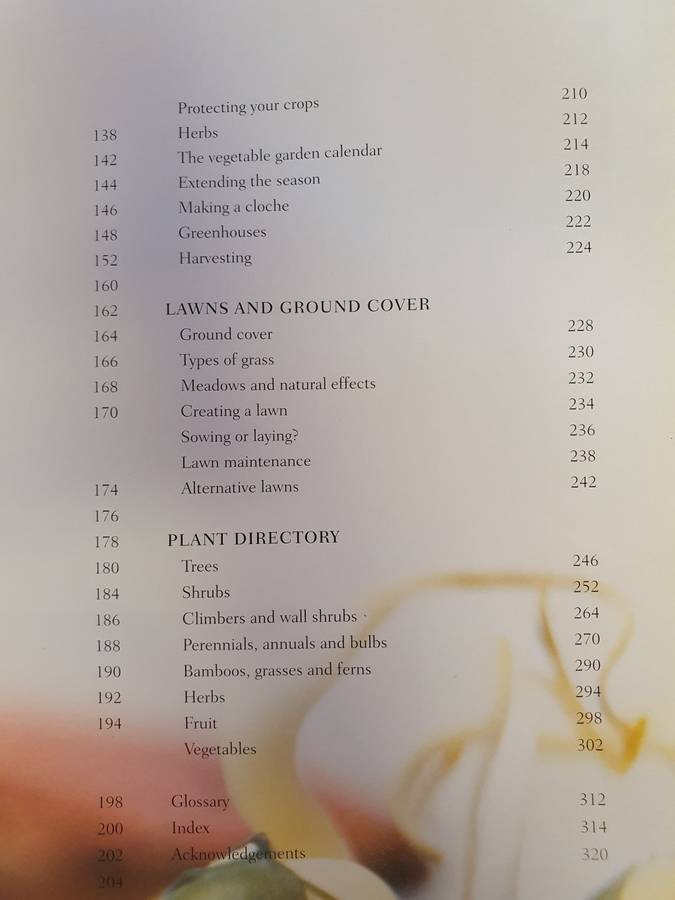 The essential guide to Gardening Techniques : Susan Berry (Hardcover)