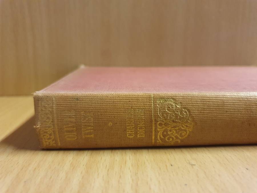 Oliver Twist : Charles Dickens