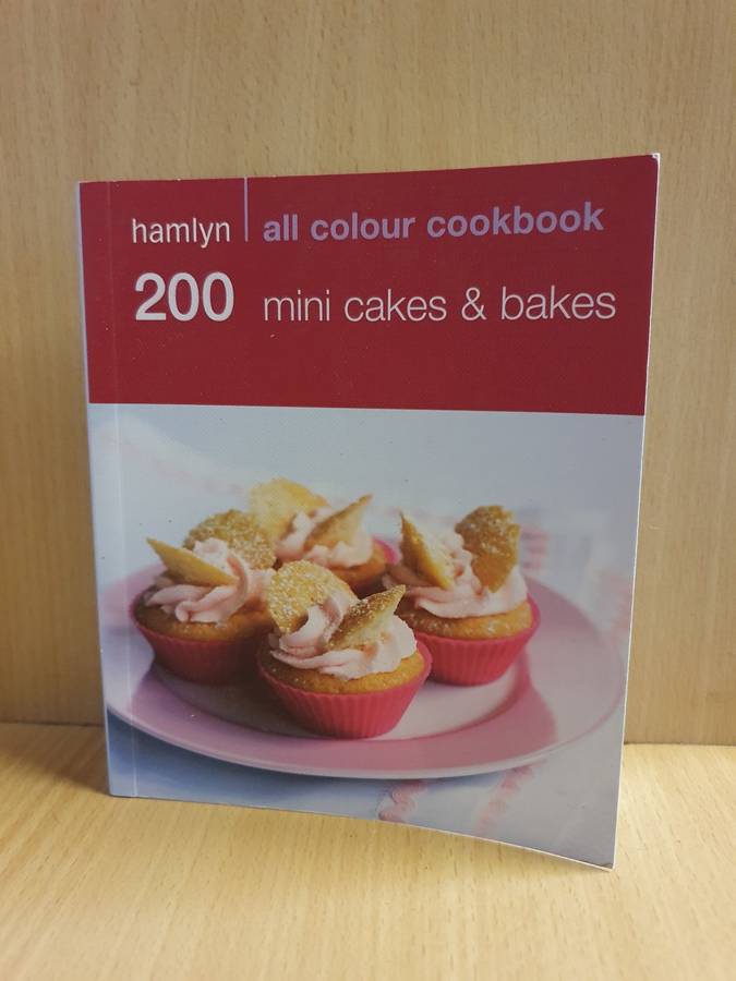 Hamlyn - 200 Mini Cakes & Bakes (Paperback)