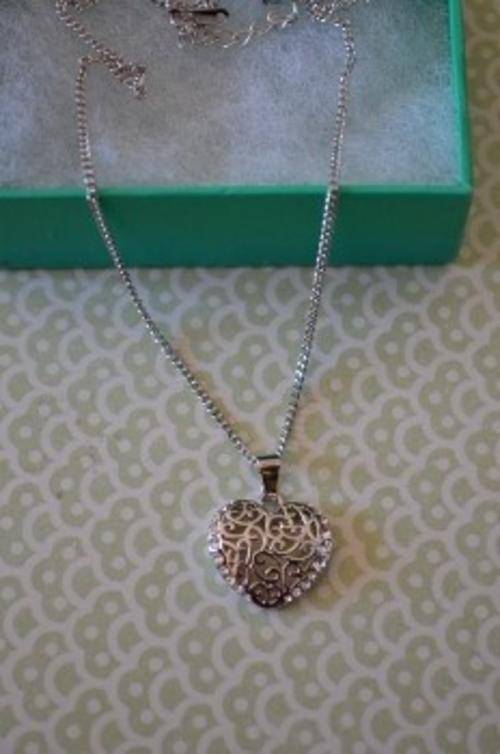 SPRING SALE .... PRETTY HEART PENDANT AND CHAIN