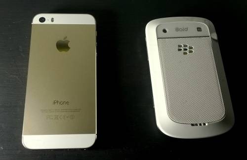 iPhone 5S Gold and Blackberry 9900 Bold   *PLEASE READ*   RELISTED