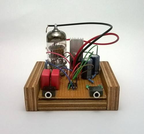 Very Rare Valve Headphone Amplifier ( valve alone is worth more than R3000! )