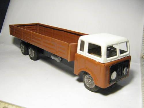 tin toy truck