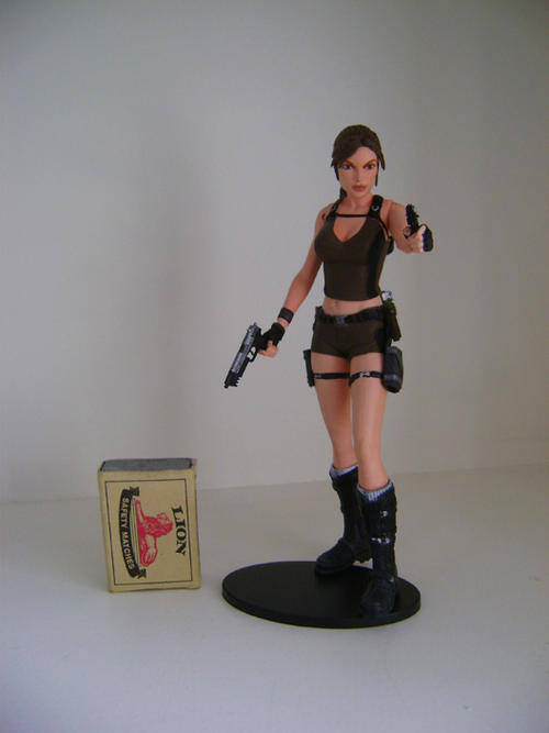 Lara Croft figurine - VERY RARE