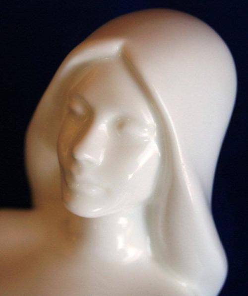Royal Doulton " Mother and Child " HN 2841 - Height 225mm Base length 170mm