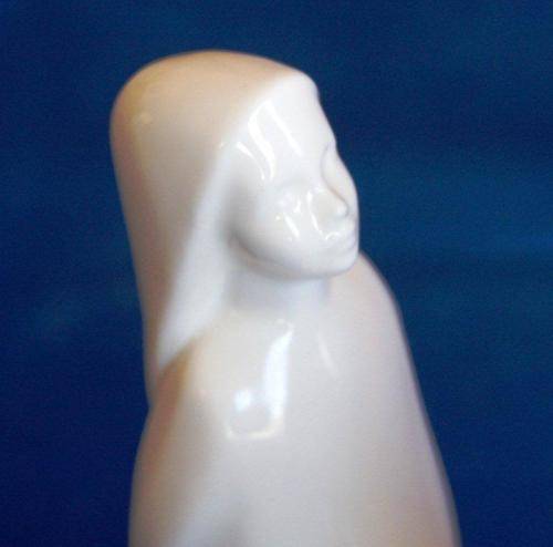 Royal Doulton " Mother and Child " HN 2841 - Height 225mm Base length 170mm