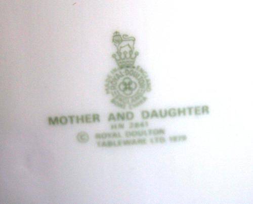 Royal Doulton " Mother and Child " HN 2841 - Height 225mm Base length 170mm