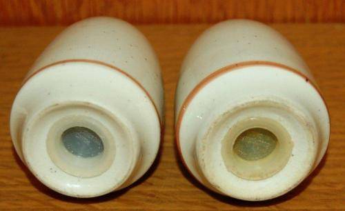 Ceramic Dish with Salt & Pepper Set ( Dish dose not match) Dish size 235mm X 95mm