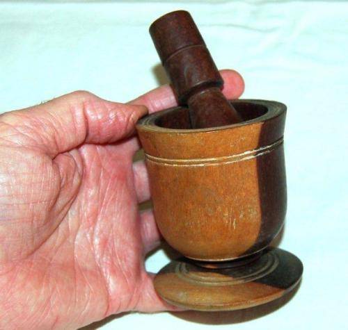 Small Wooden Pestle and Mortar plus a Wooden Goblet - Pestle is 85mm in height
